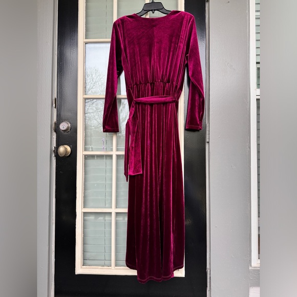 Velvet Wrap maxi dress size 16 long sleeves black red - Picture 3 of 7